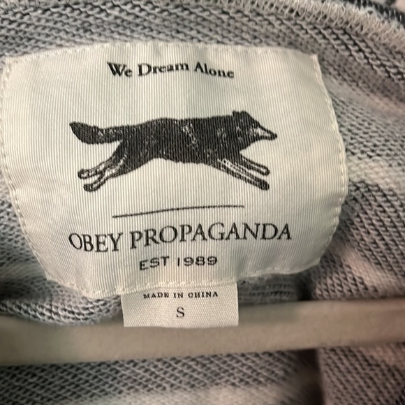 Obey hooded sweater - Picture 3 of 3